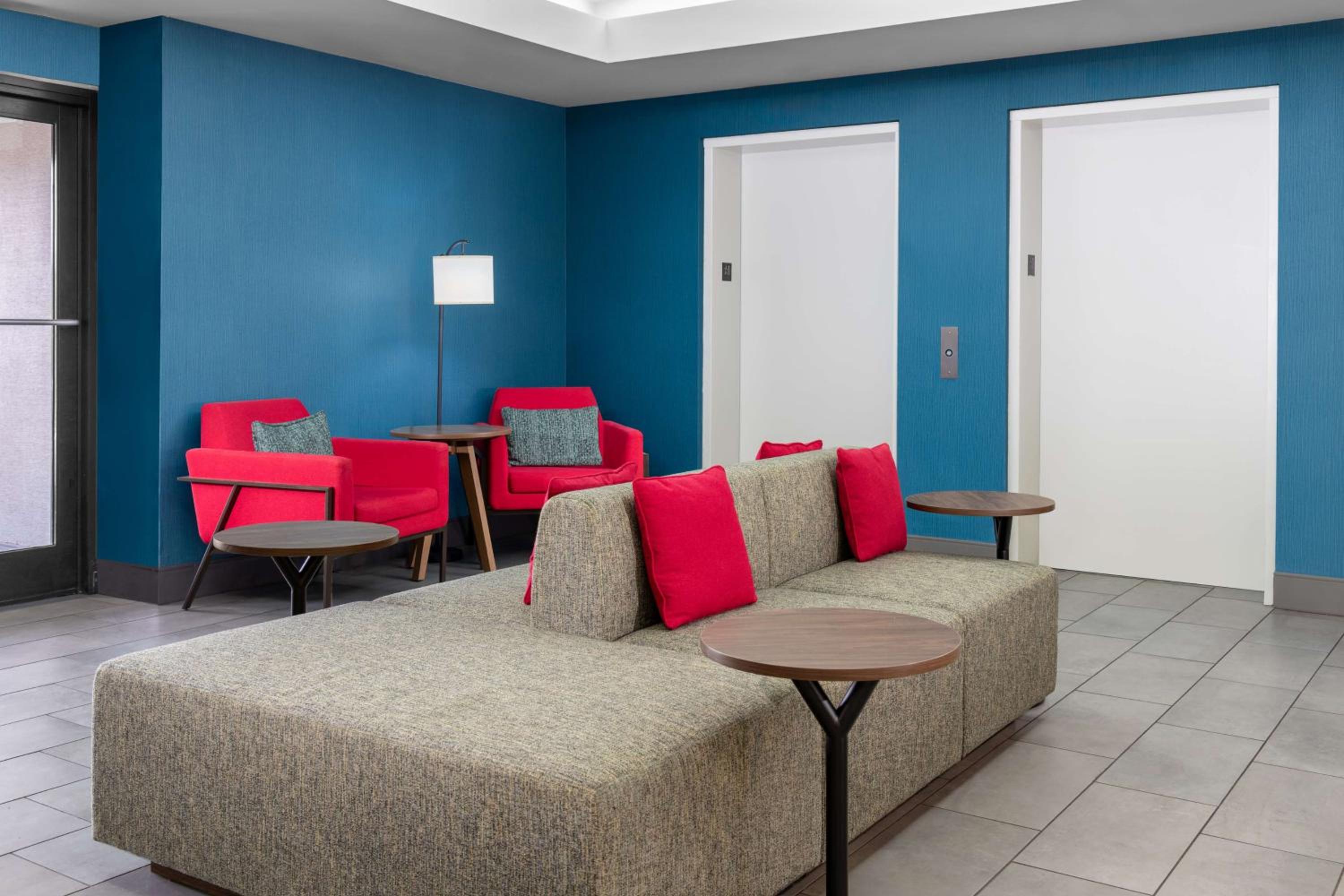 Martinsburg Vacations - Hampton Inn Martinsburg - Property Image 26