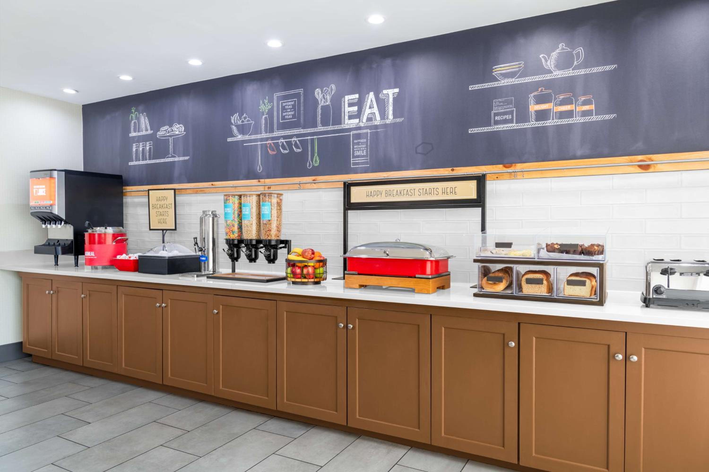 Martinsburg Vacations - Hampton Inn Martinsburg - Property Image 35