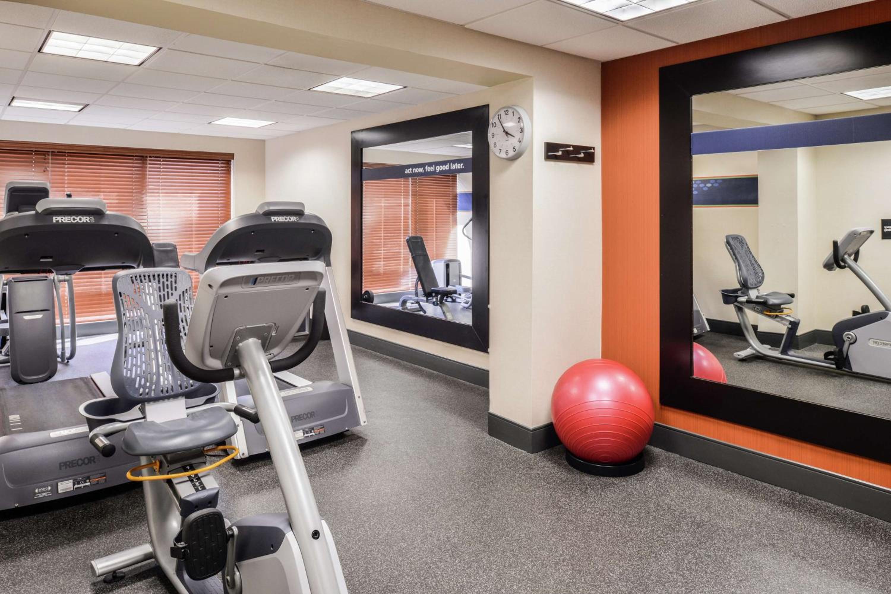 Martinsburg Vacations - Hampton Inn Martinsburg - Property Image 36