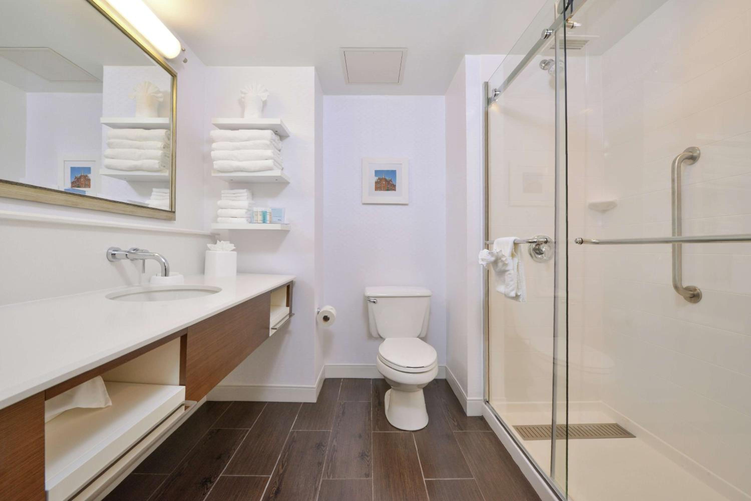 Martinsburg Vacations - Hampton Inn Martinsburg - Property Image 6