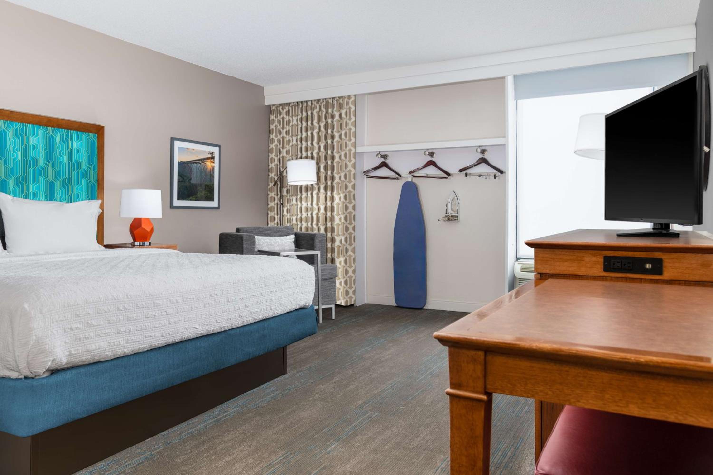 Martinsburg Vacations - Hampton Inn Martinsburg - Property Image 9
