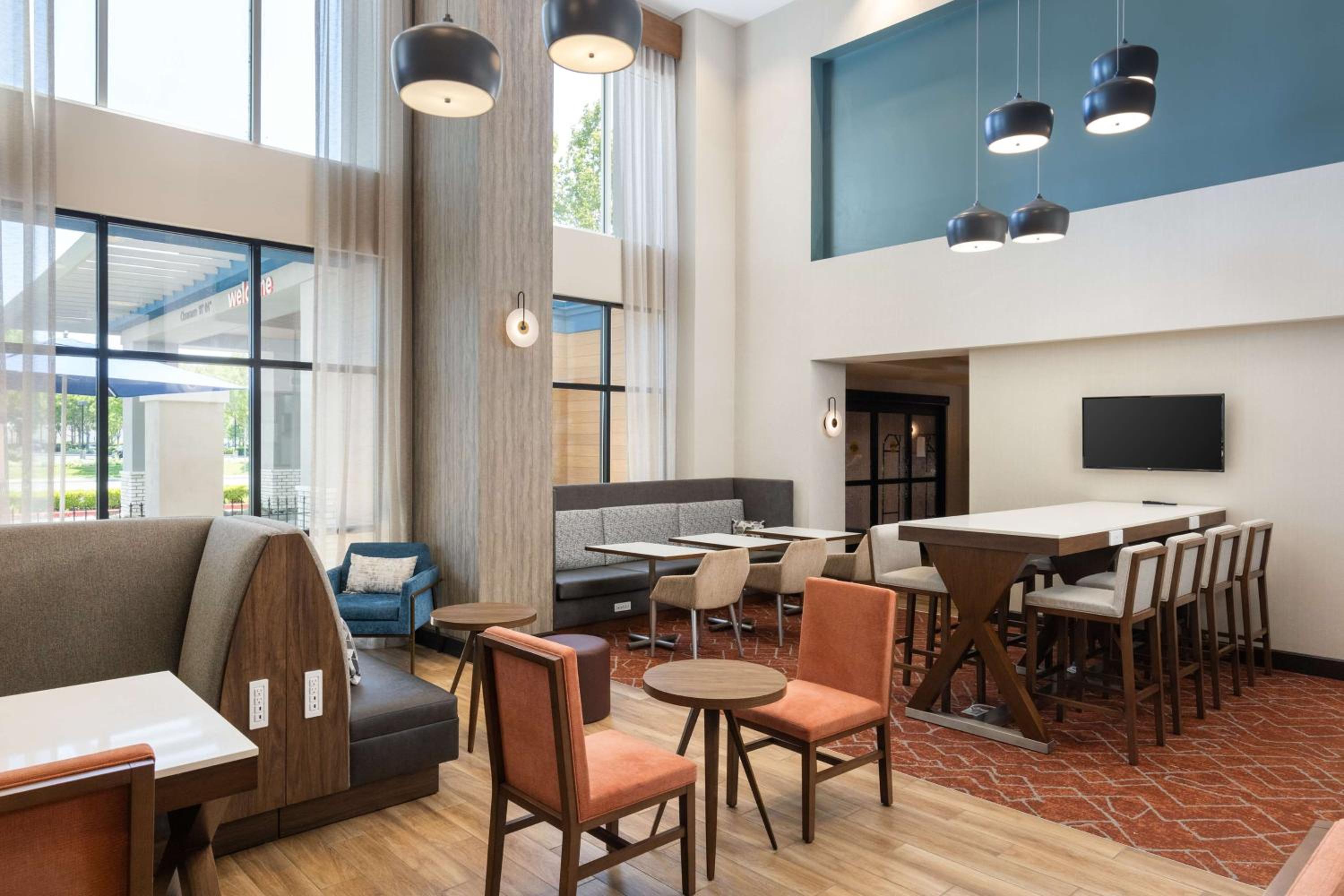 Yuba City Vacations - Hampton Inn  Suites Yuba City - Property Image 5