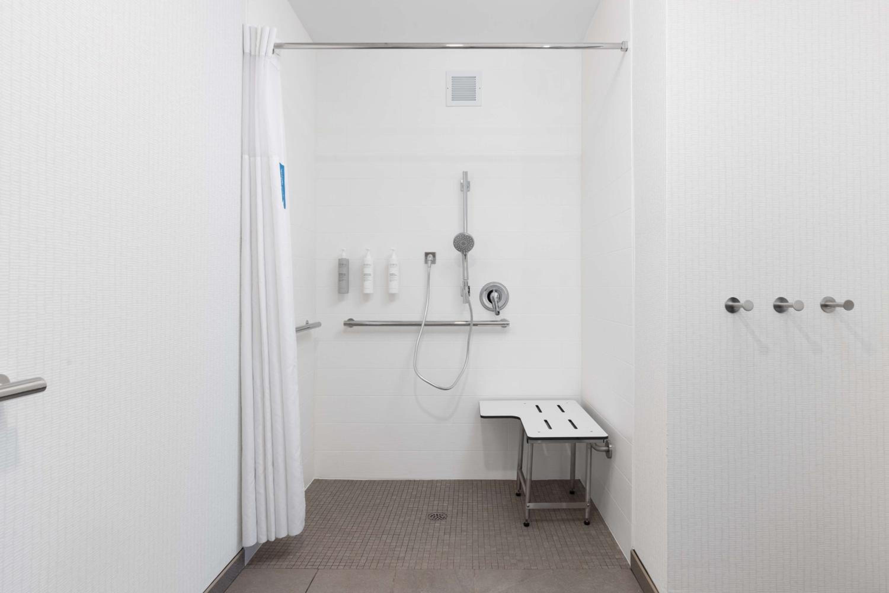 Yuba City Vacations - Hampton Inn  Suites Yuba City - Property Image 18