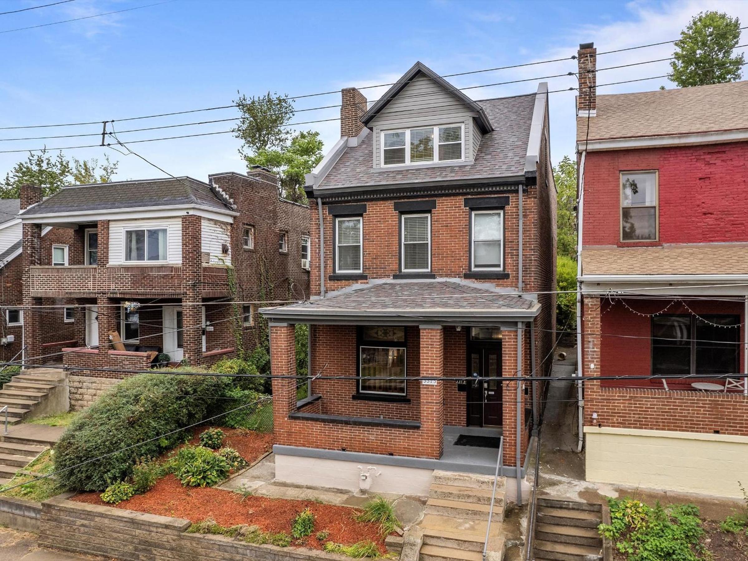 Oakland, Pittsburgh !C Bright and Stylish Private Bedroom with Shared Bathroom