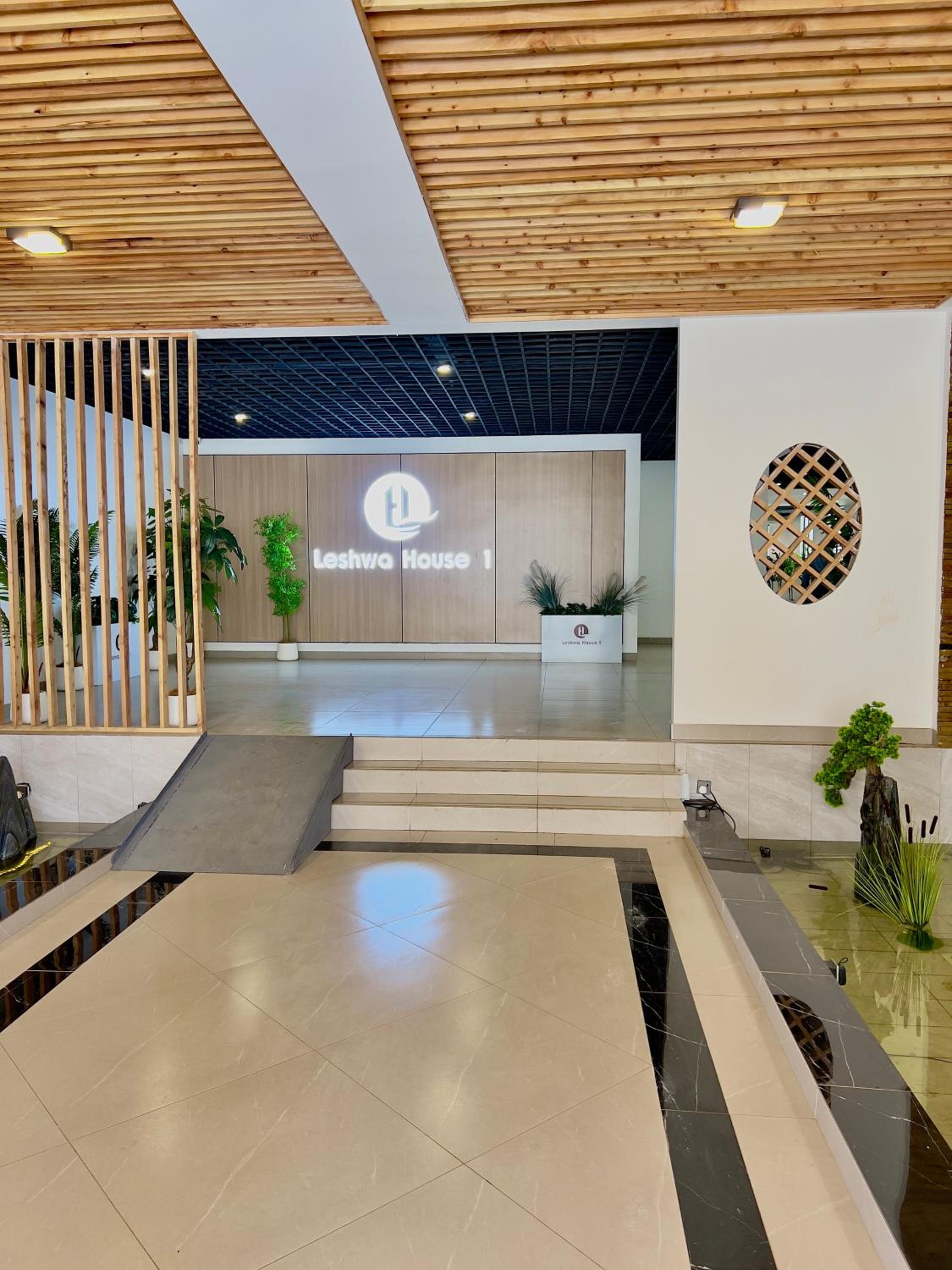 Ruyer one Bed kileleshwa Swimming pool photo 5