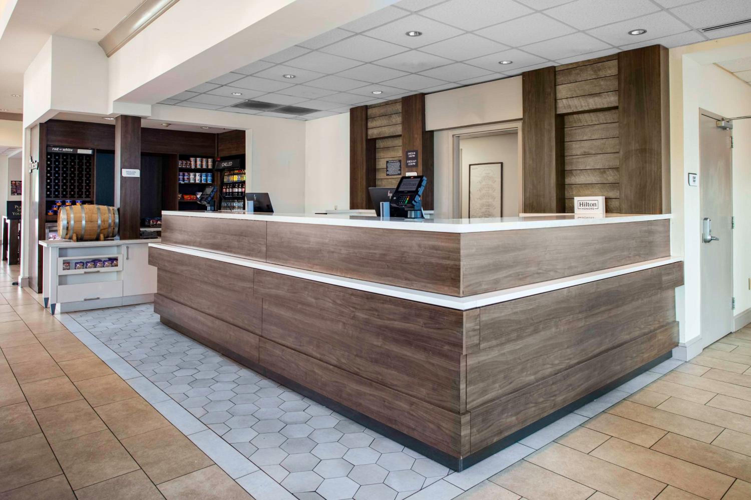 Roanoke Rapids Vacations - Hilton Garden Inn Roanoke Rapids - Property Image 19