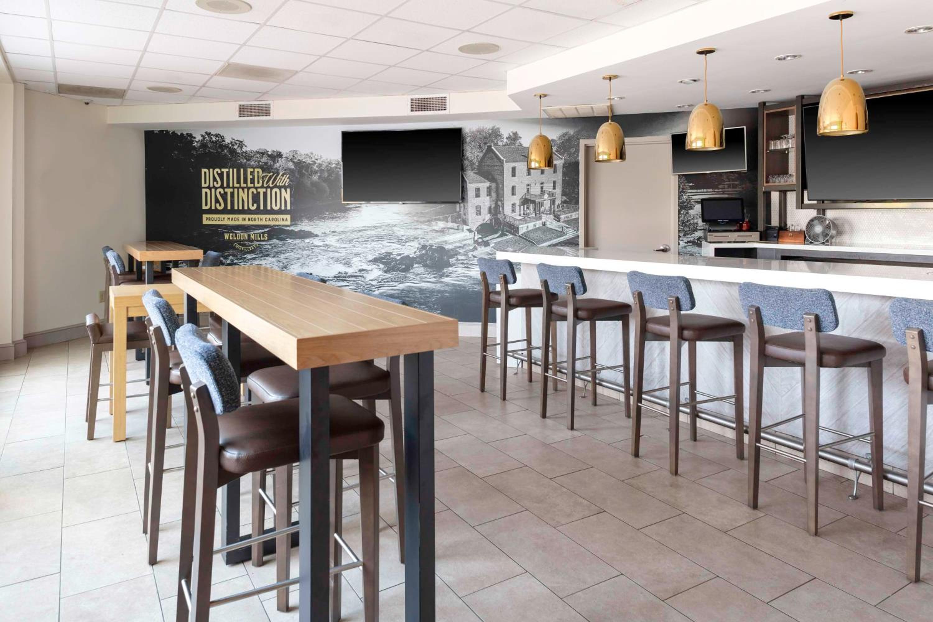 Roanoke Rapids Vacations - Hilton Garden Inn Roanoke Rapids - Property Image 4