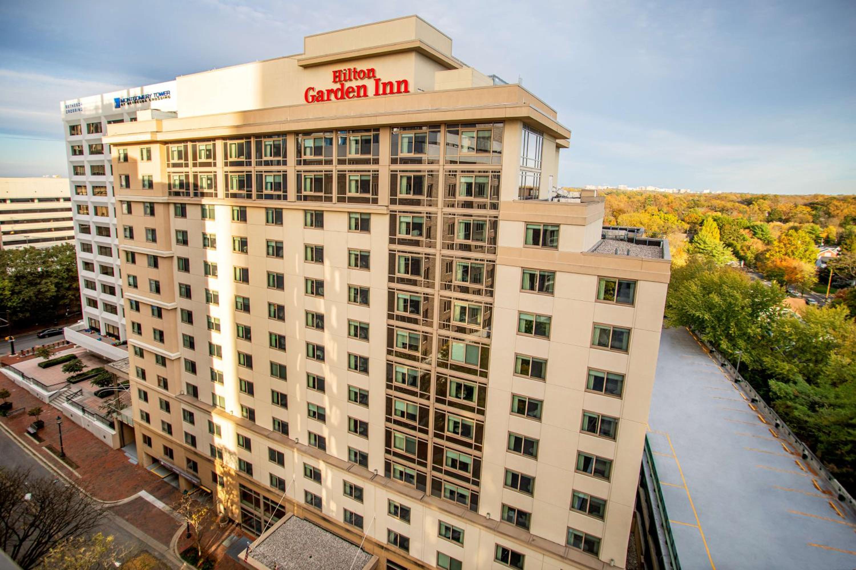 Hotel Hilton Garden Inn Bethesda Downtown - Image 1