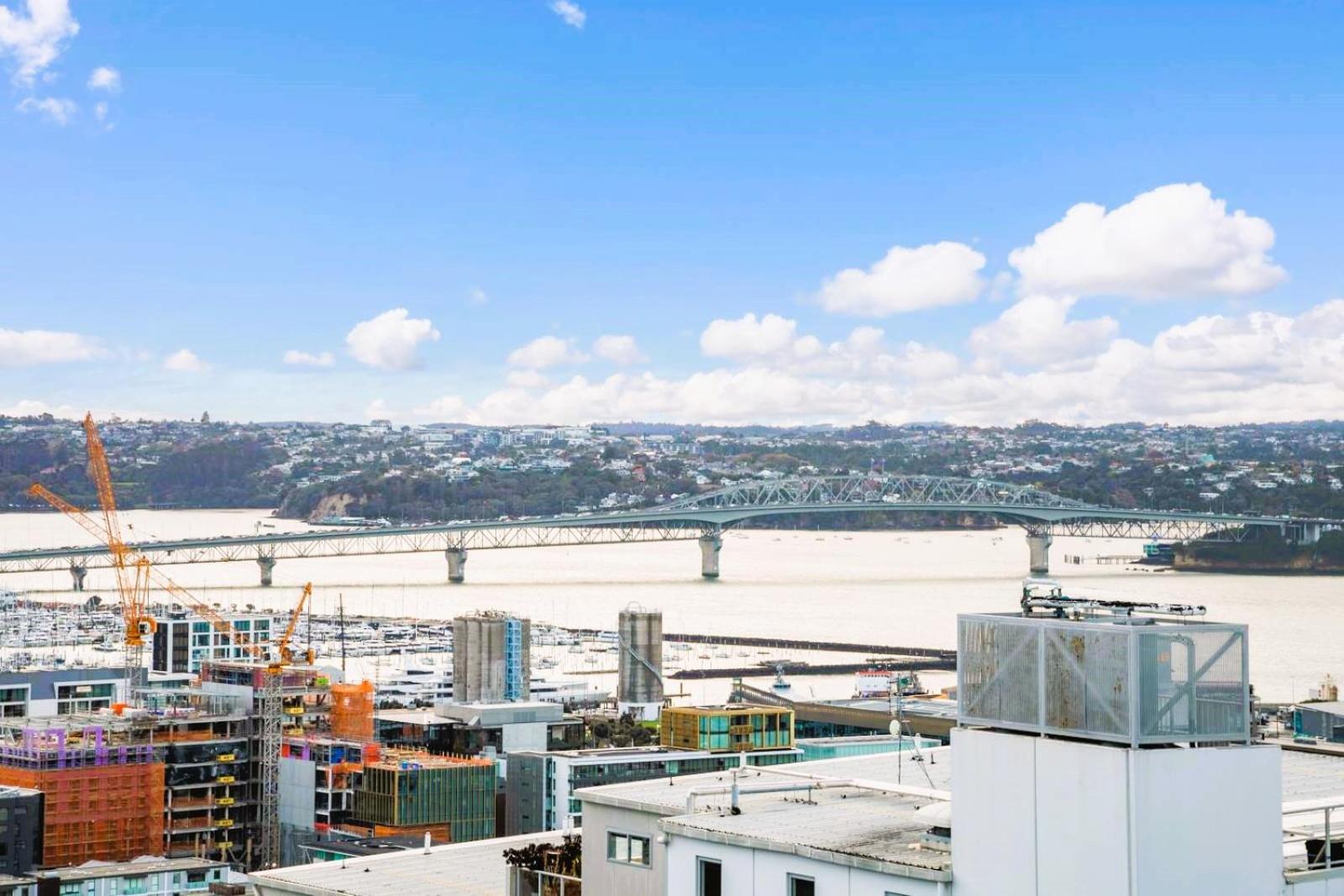 Spectacular Auckland CBD Views