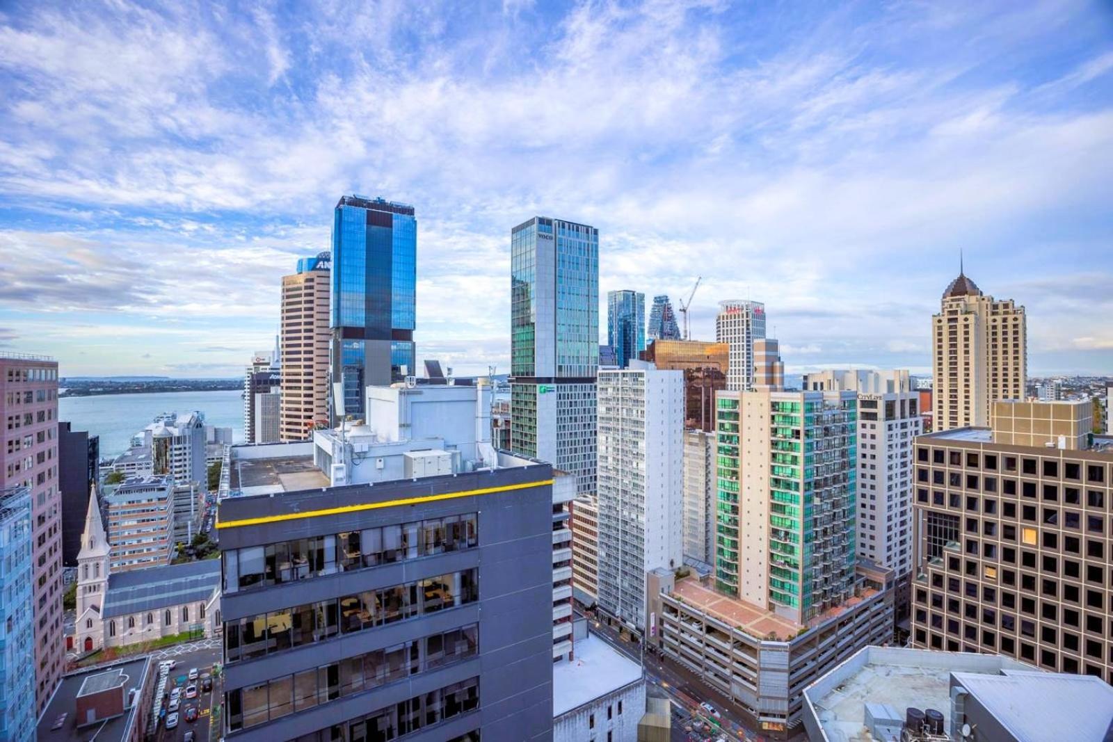 Spectacular Auckland CBD Views