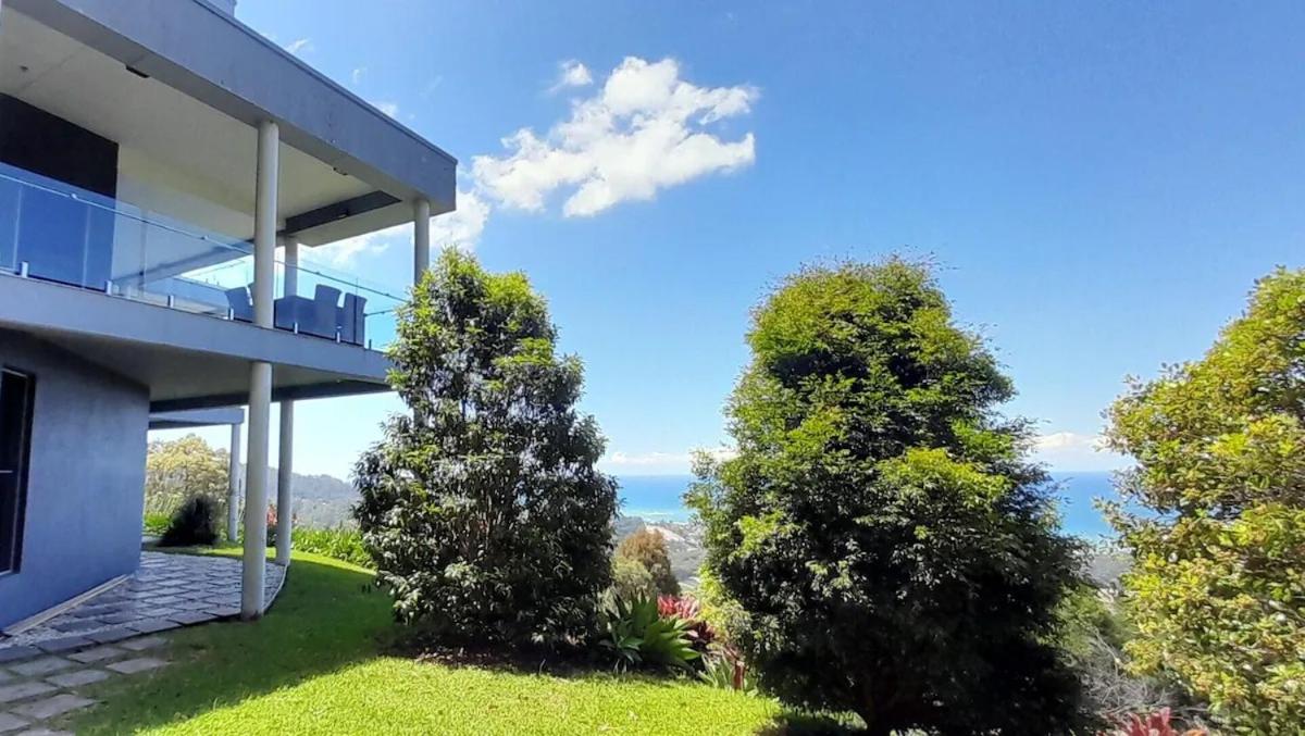 ON TOP Of THE WORLD Garden Studio