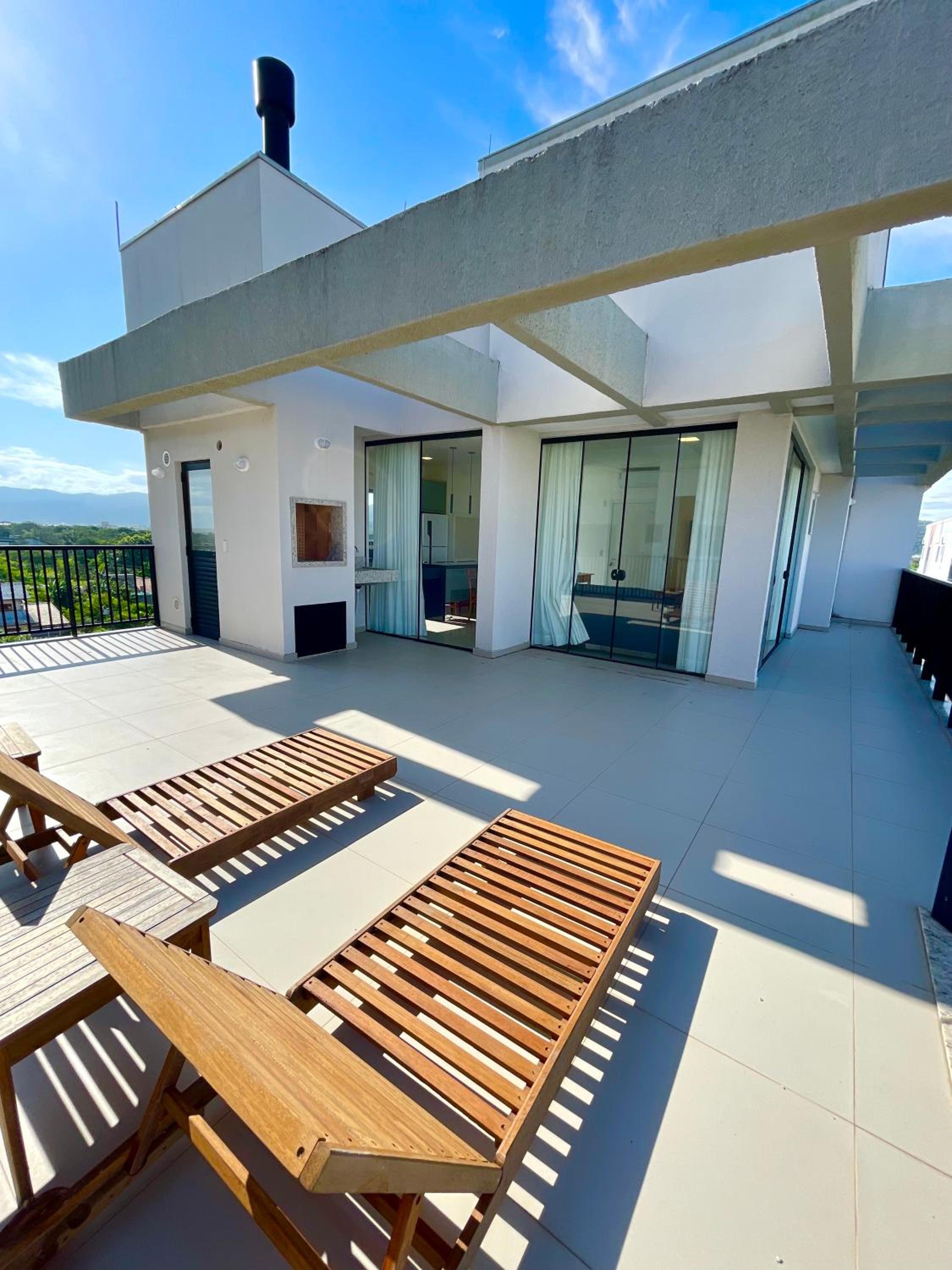 Linda Cobertura Duplex 4 Suítes 150 metros do mar, vila do sol