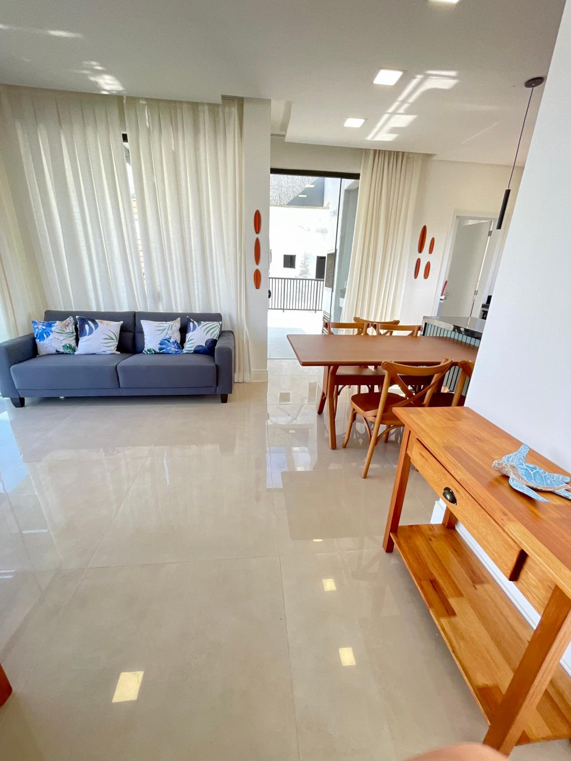 Linda Cobertura Duplex 4 Suítes 150 metros do mar, vila do sol