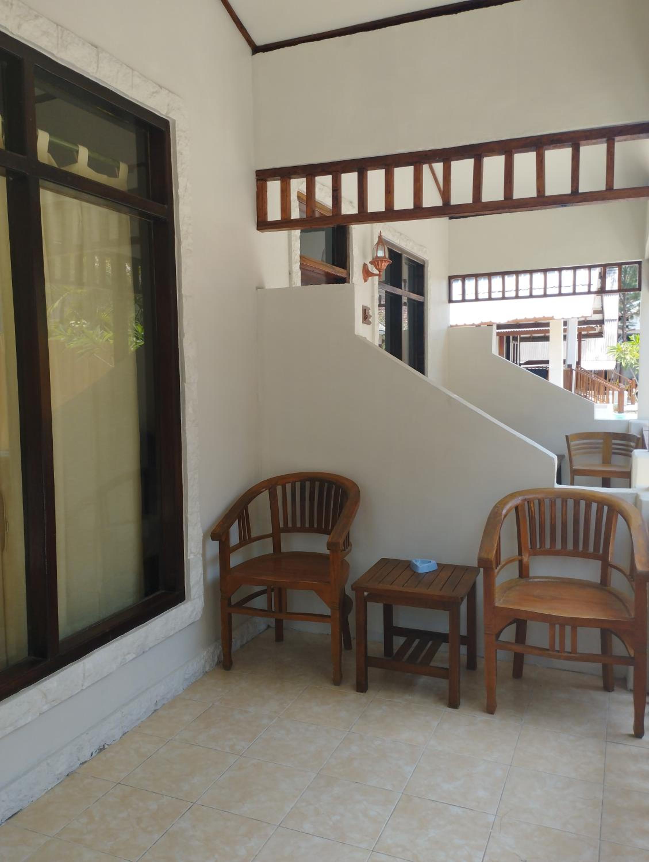 BackDoorz Bungalow