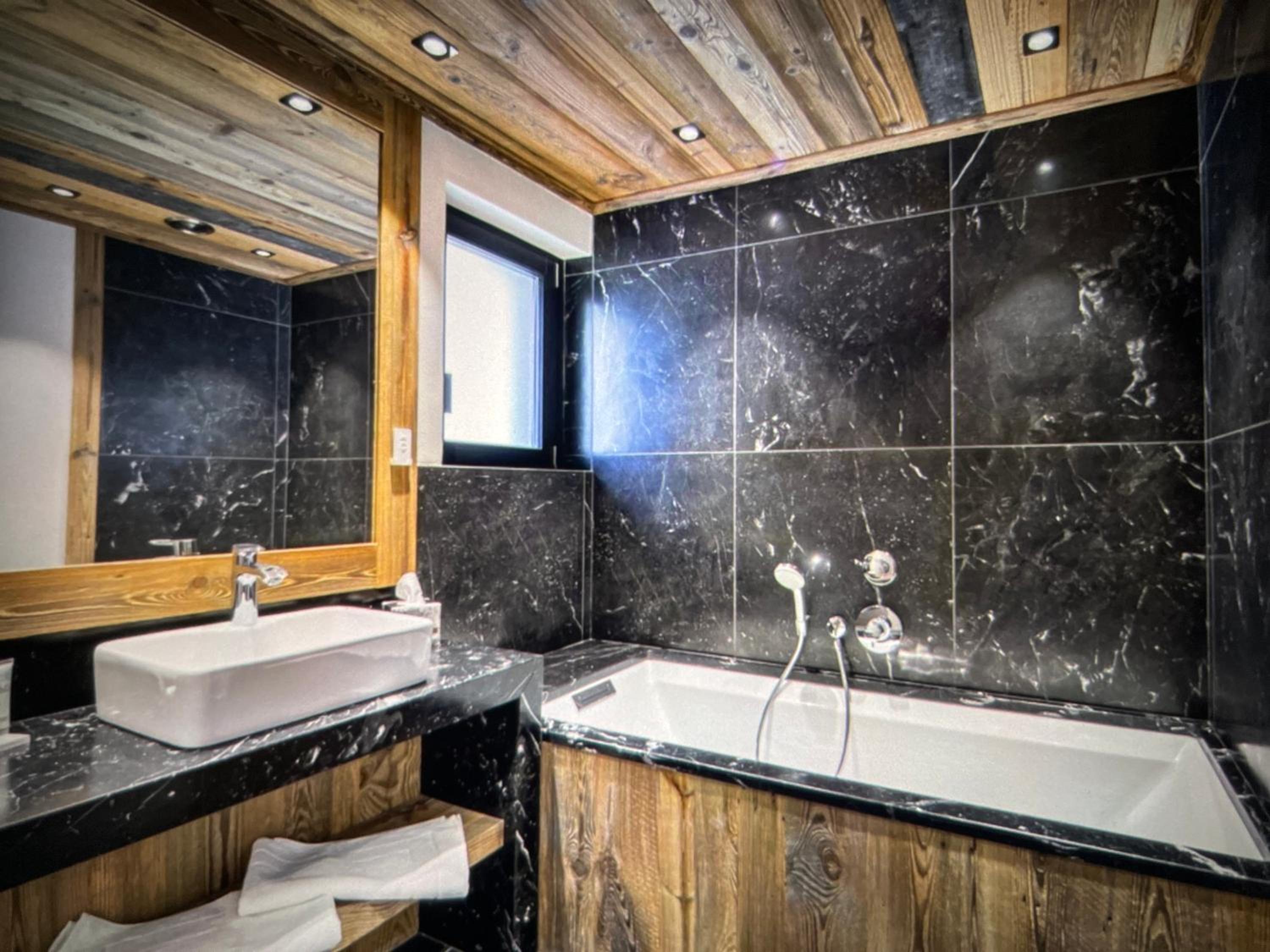Sunrise Chalet w Mountain View & Sauna