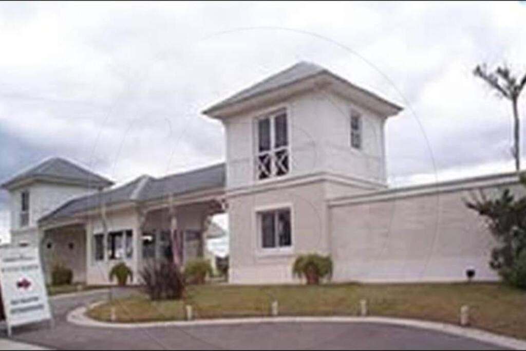 Casa estilo Toscana Barrio Privado Valle Claro
