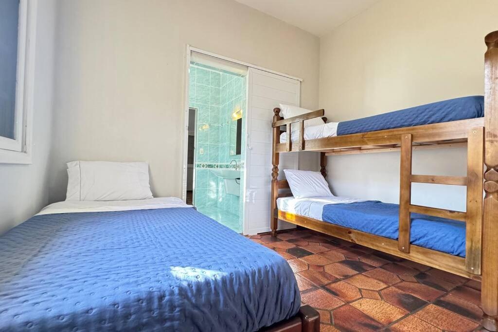 Casa Pé na Areia Suíte Master com Hidromassagem, Wi-Fi, Vista Mar e Churrasqueira