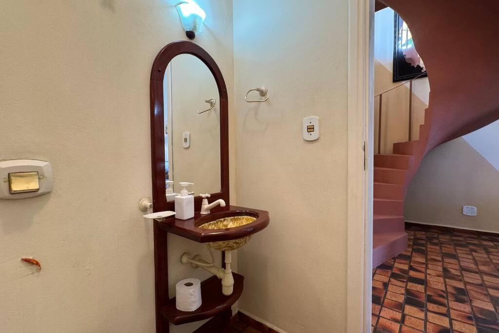 Casa Pé na Areia Suíte Master com Hidromassagem, Wi-Fi, Vista Mar e Churrasqueira