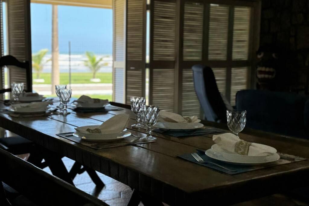 Casa Pé na Areia Suíte Master com Hidromassagem, Wi-Fi, Vista Mar e Churrasqueira