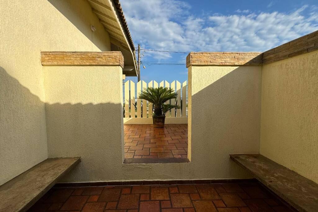 Casa Pé na Areia Suíte Master com Hidromassagem, Wi-Fi, Vista Mar e Churrasqueira