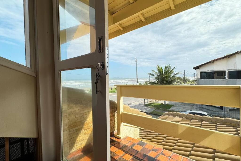 Casa Pé na Areia Suíte Master com Hidromassagem, Wi-Fi, Vista Mar e Churrasqueira