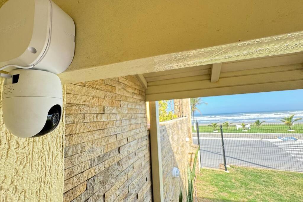 Casa Pé na Areia Suíte Master com Hidromassagem, Wi-Fi, Vista Mar e Churrasqueira