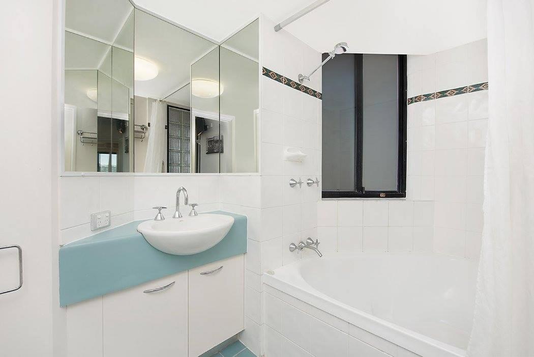 At The Beach Mooloolaba, Private Rooftop With Spa, 50m to Beach, Surfclub and Esplanade