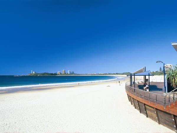 At The Beach Mooloolaba, Private Rooftop With Spa, 50m to Beach, Surfclub and Esplanade
