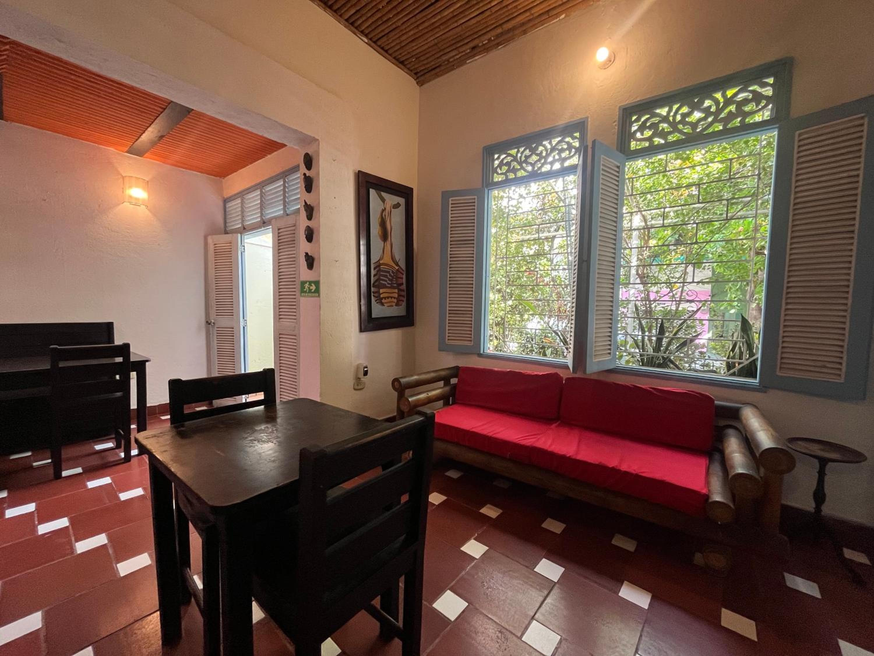 Sana Mar Hostel & Eco-Café