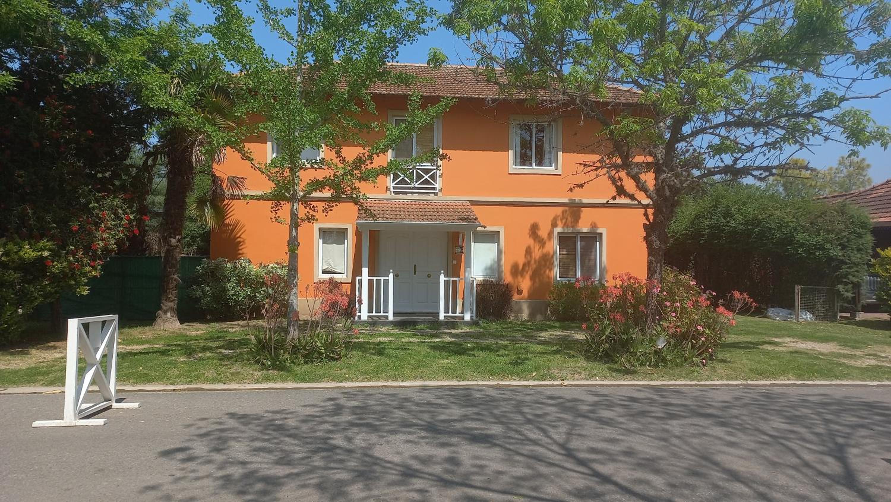 Casa estilo Toscana Barrio Privado Valle Claro