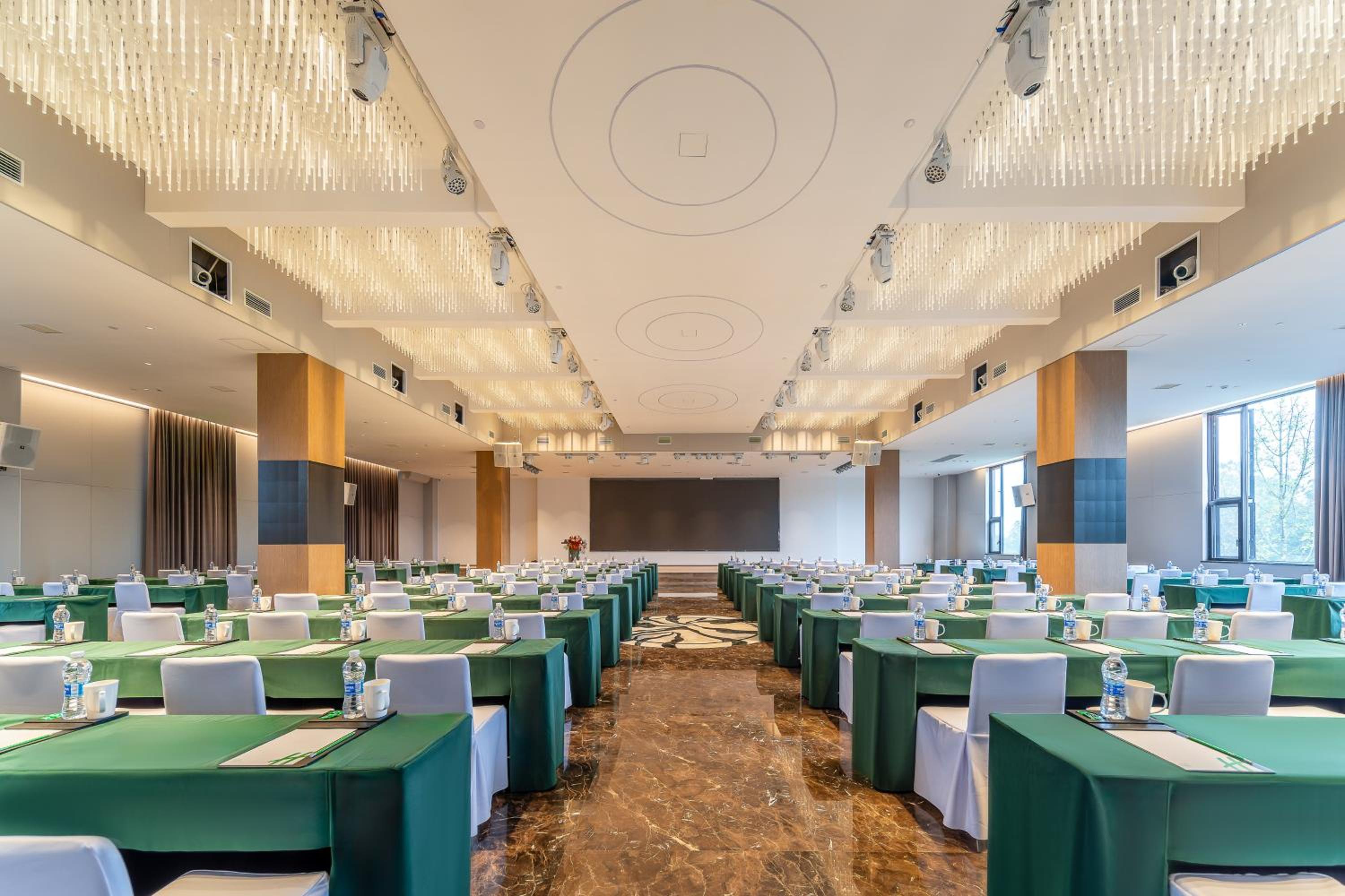 Holiday Inn Jiuhua Mountain Hot Spring by IHG