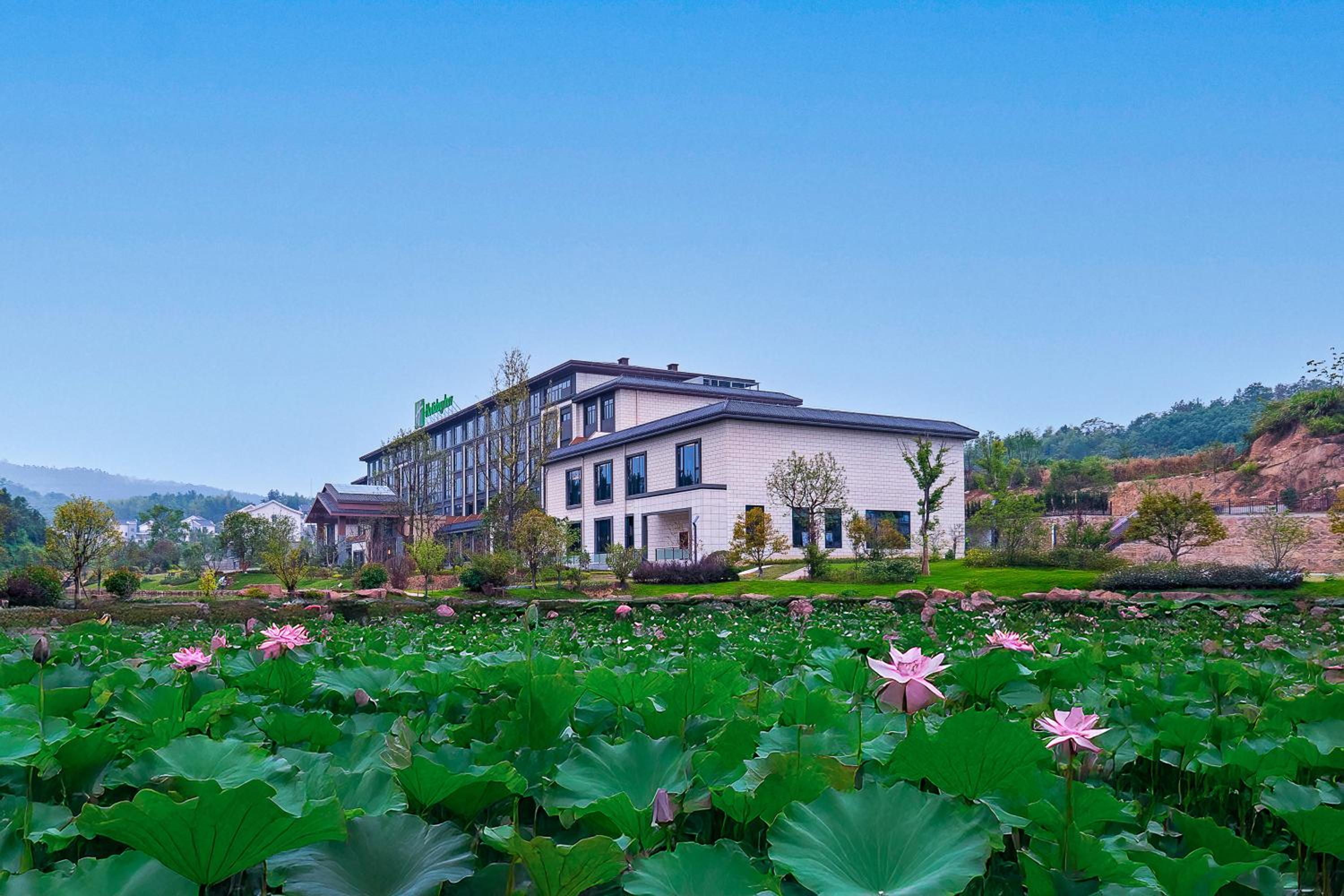 Holiday Inn Jiuhua Mountain Hot Spring by IHG