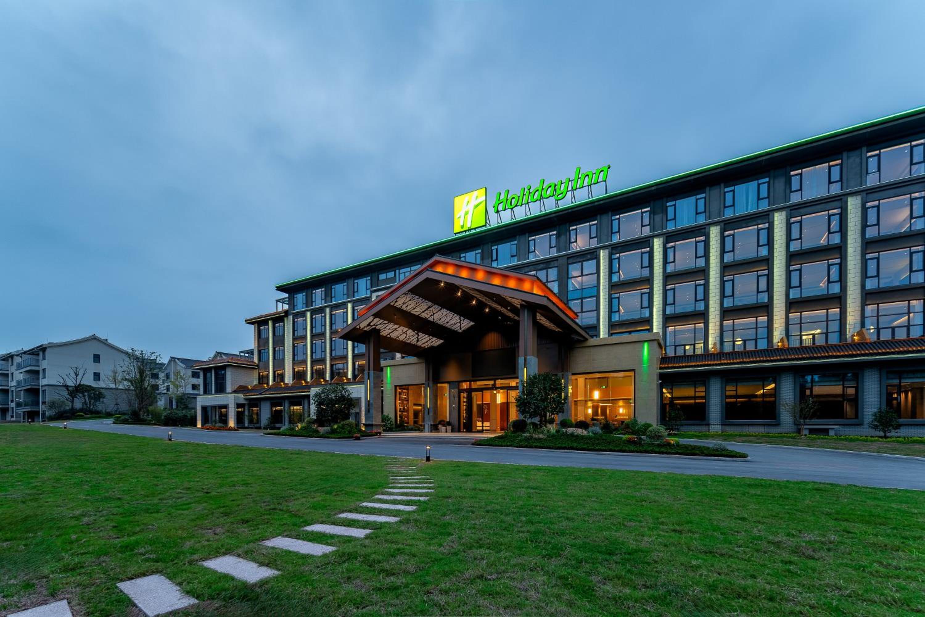 Holiday Inn Jiuhua Mountain Hot Spring by IHG