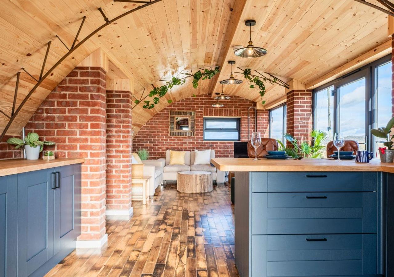 Brick Barn - Luxury Barn Conversion by River Avon view 3