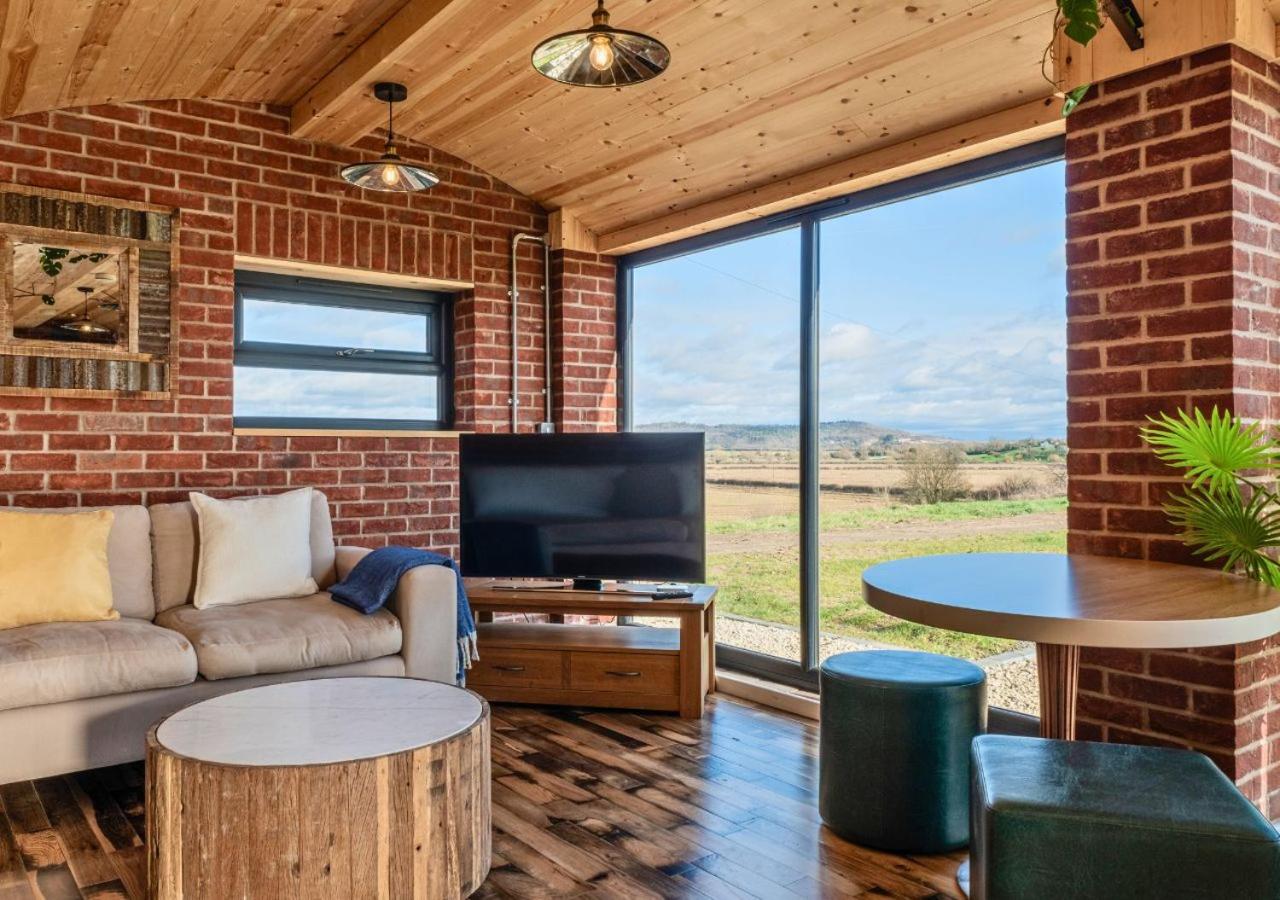Brick Barn - Luxury Barn Conversion by River Avon view 5