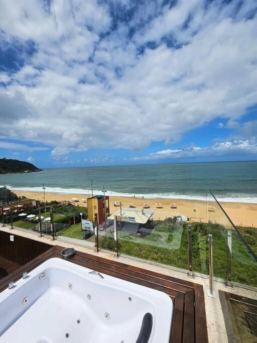 Exclusivo Frente Mar c piscina e jacuzzi térmica