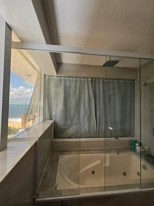 Exclusivo Frente Mar c piscina e jacuzzi térmica