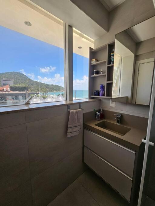 Exclusivo Frente Mar c piscina e jacuzzi térmica