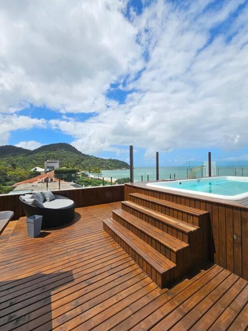 Exclusivo Frente Mar c piscina e jacuzzi térmica
