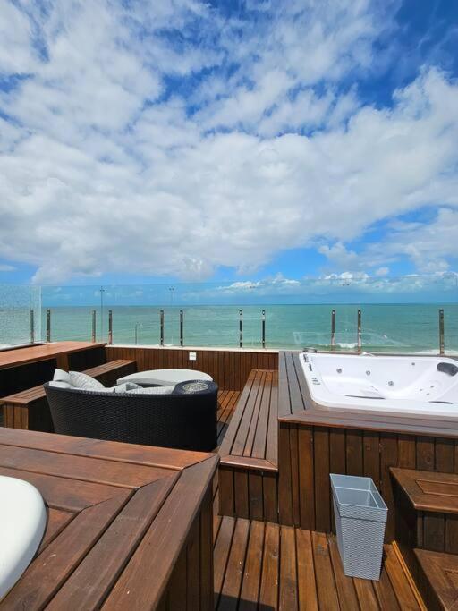 Exclusivo Frente Mar c piscina e jacuzzi térmica