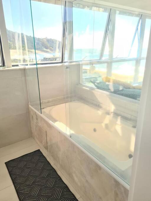 Exclusivo Frente Mar c piscina e jacuzzi térmica