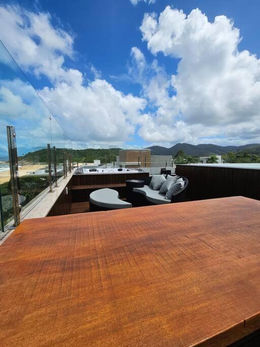 Exclusivo Frente Mar c piscina e jacuzzi térmica