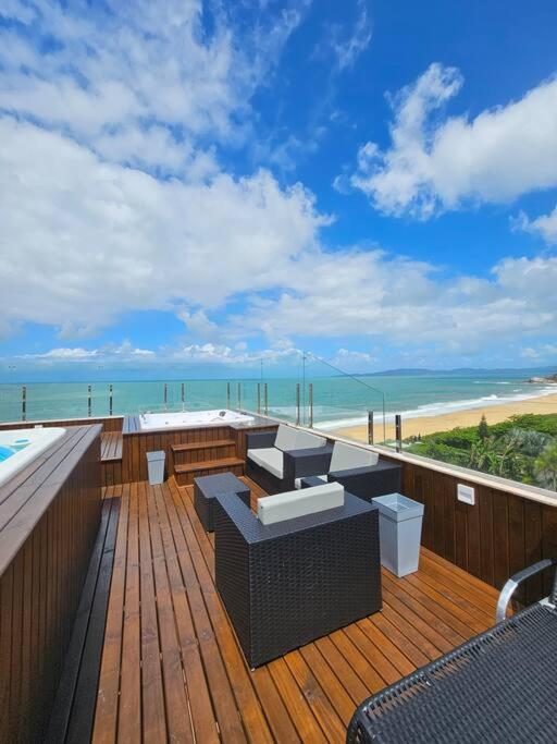 Exclusivo Frente Mar c piscina e jacuzzi térmica