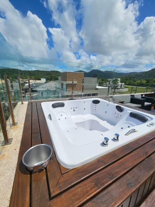 Exclusivo Frente Mar c piscina e jacuzzi térmica