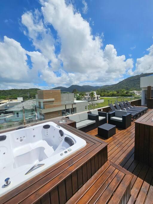 Exclusivo Frente Mar c piscina e jacuzzi térmica