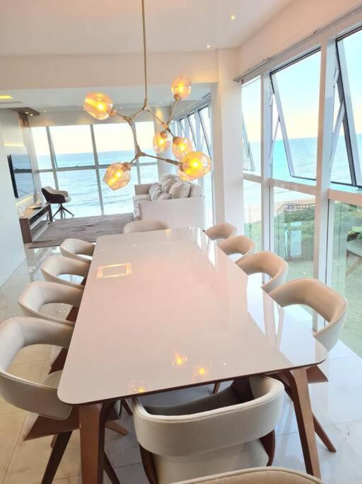 Exclusivo Frente Mar c piscina e jacuzzi térmica
