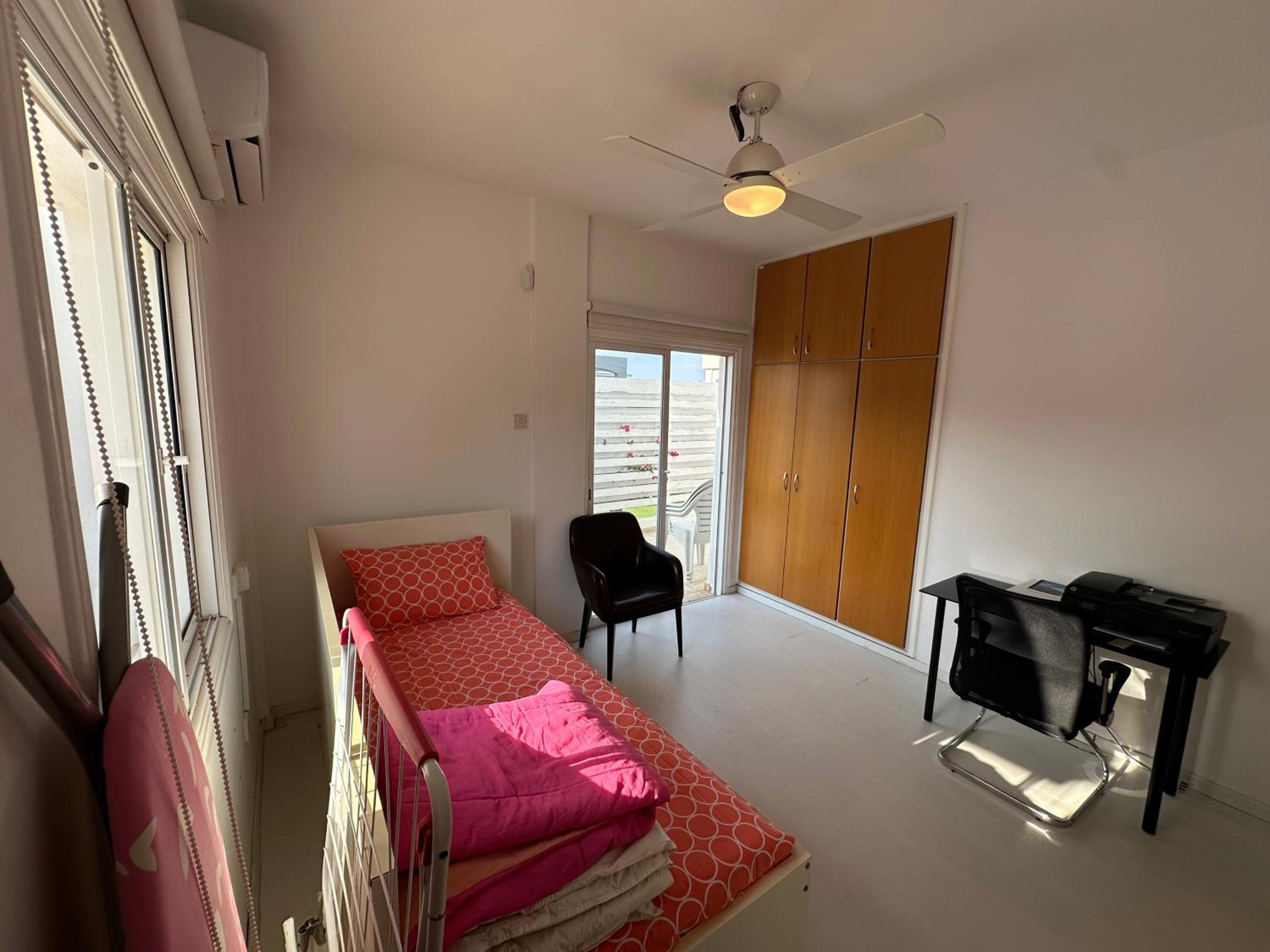 Stylish, quiet Villa 800m from the beach, Pernera