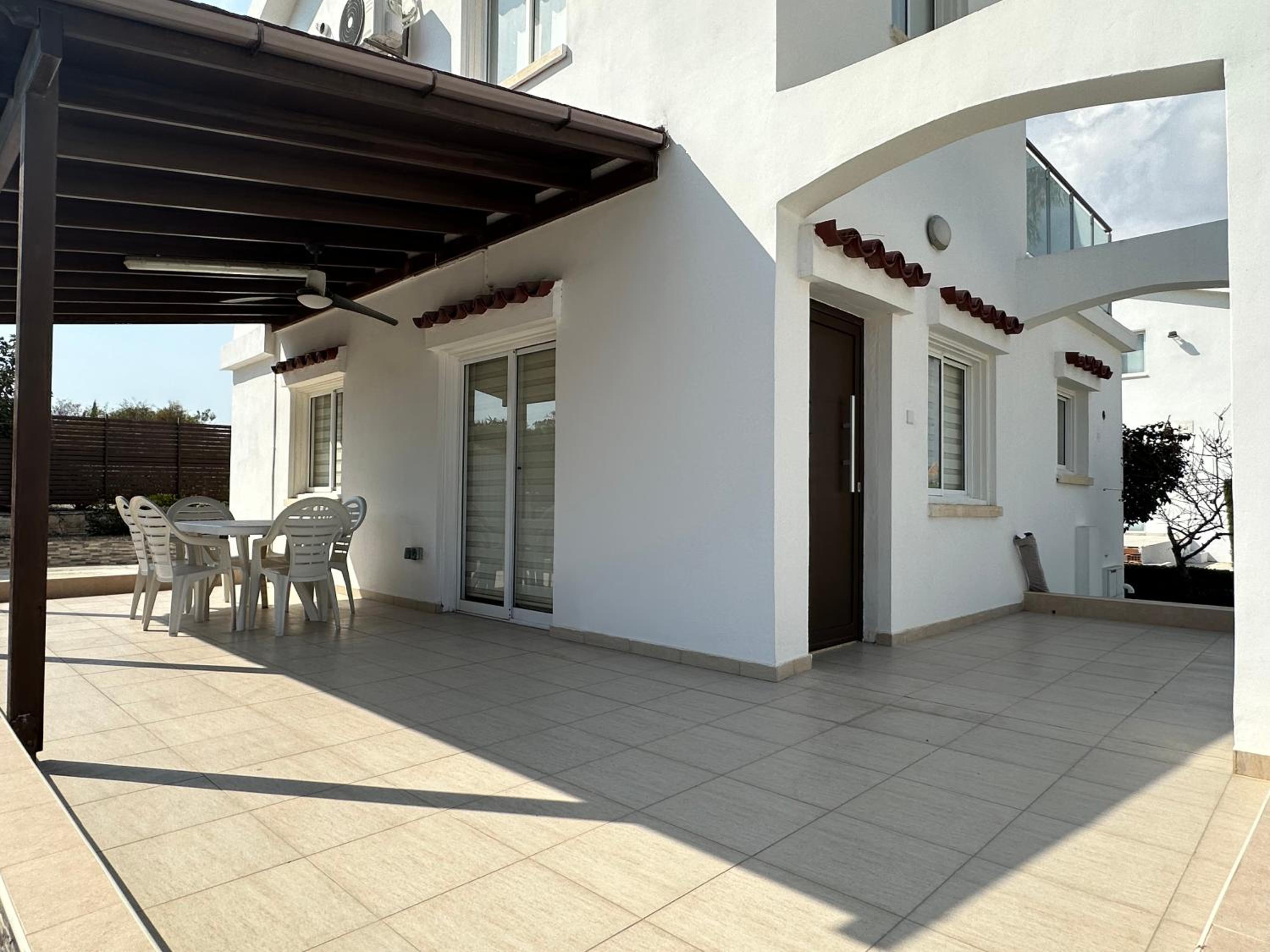 Stylish, quiet Villa 800m from the beach, Pernera