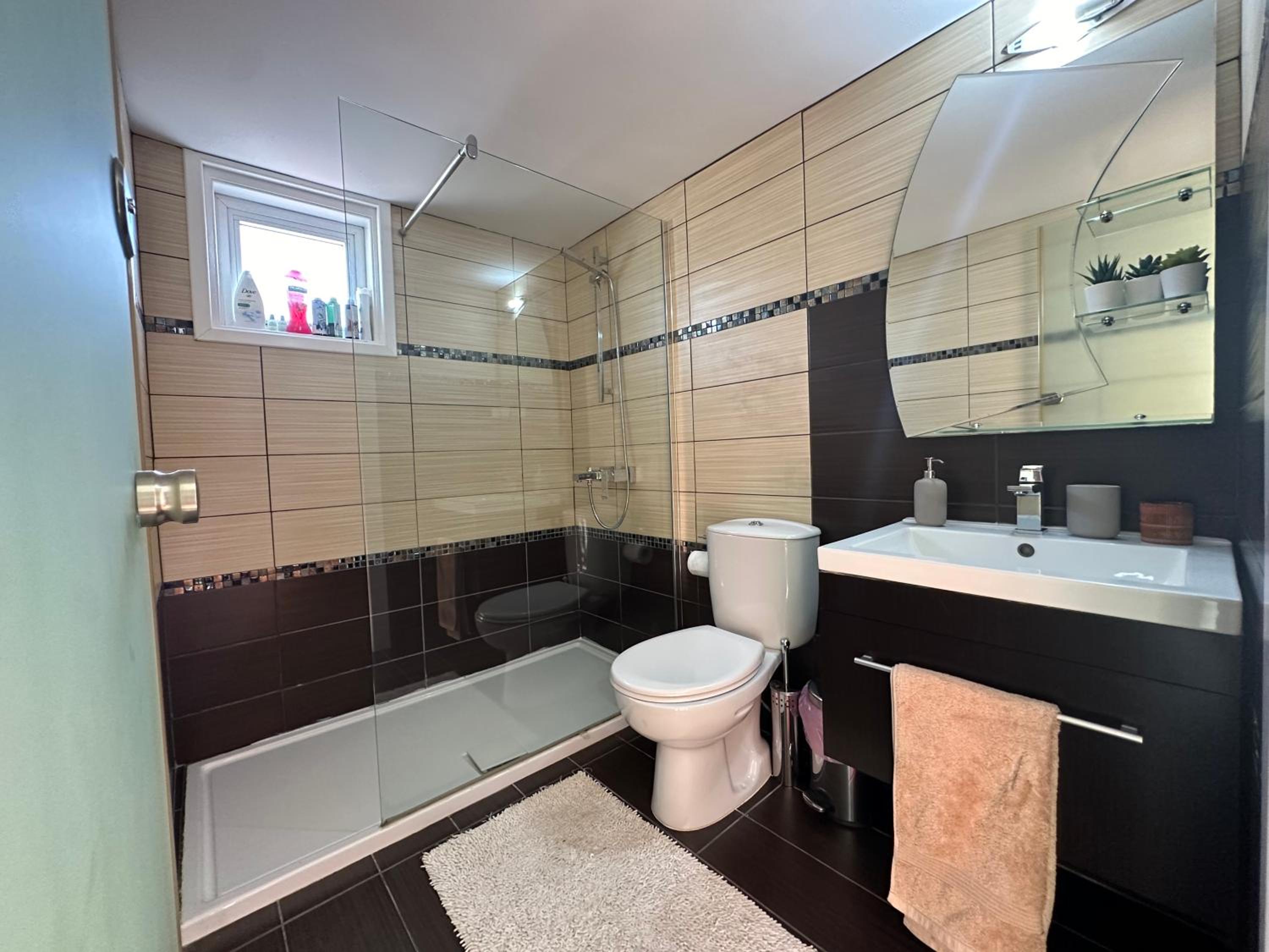 Stylish, quiet Villa 800m from the beach, Pernera