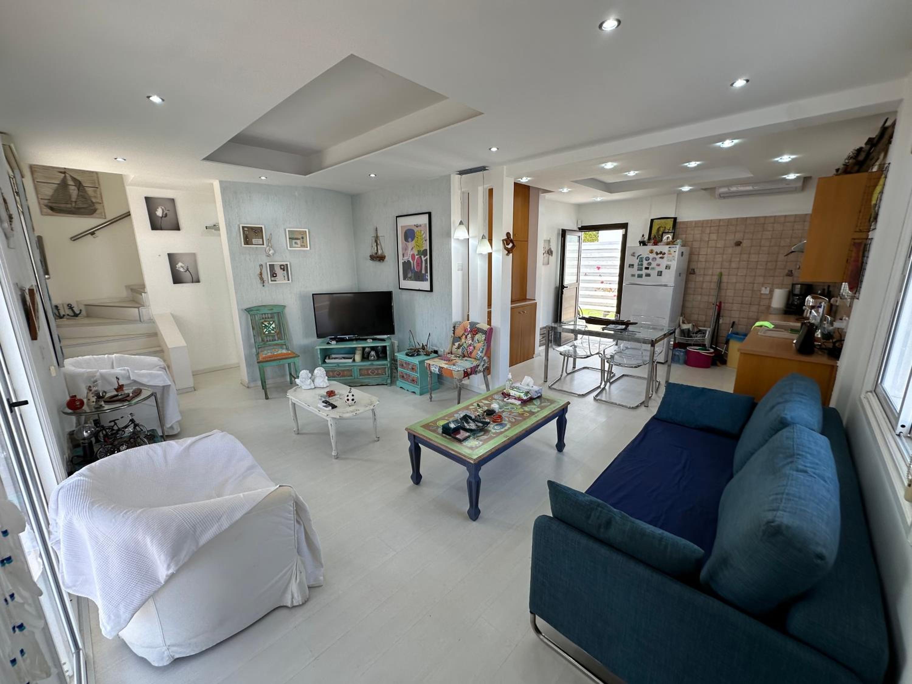 Stylish, quiet Villa 800m from the beach, Pernera